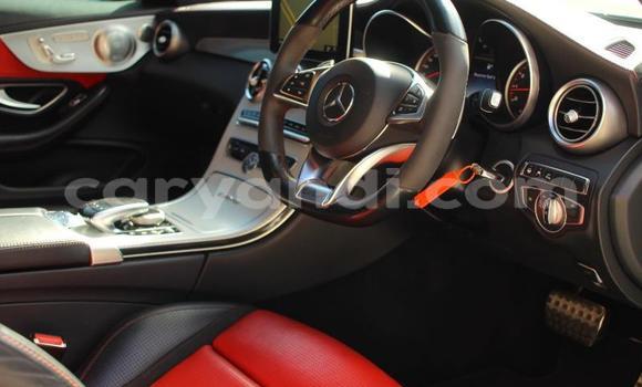 Nunua Ilio tumika Mercedes-Benz C-Classe Nyeupe Gari ndani ya Chama nchini Kusini Nunua Ilio tumika Mercedes-Benz C-Classe Nyeupe Gari ndani ya Chama nchini Kusini