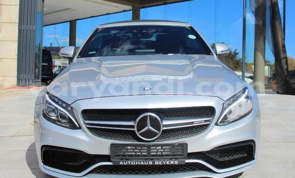 Nunua Ilio tumika Mercedes-Benz C-Classe Nyeupe Gari ndani ya Chama nchini Kusini Nunua Ilio tumika Mercedes-Benz C-Classe Nyeupe Gari ndani ya Chama nchini Kusini