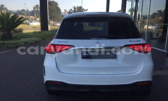 Nunua Ilio tumika Mercedes‒Benz AMG GLE Nyeupe Gari ndani ya Chama nchini Kusini Nunua Ilio tumika Mercedes‒Benz AMG GLE Nyeupe Gari ndani ya Chama nchini Kusini