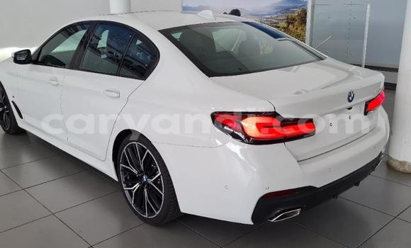 Nunua Ilio tumika BMW 5–Series Nyeupe Gari ndani ya Katete nchini Mashariki Nunua Ilio tumika BMW 5–Series Nyeupe Gari ndani ya Katete nchini Mashariki