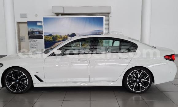 Nunua Ilio tumika BMW 5–Series Nyeupe Gari ndani ya Katete nchini Mashariki Nunua Ilio tumika BMW 5–Series Nyeupe Gari ndani ya Katete nchini Mashariki