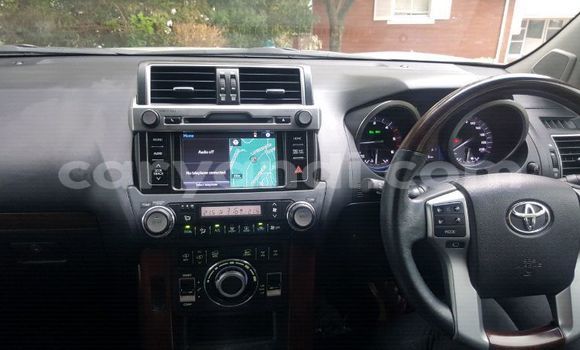 Nunua Ilio tumika Toyota Land Cruiser Prado Nyeupe Gari ndani ya Lusaka nchini Zambia Nunua Ilio tumika Toyota Land Cruiser Prado Nyeupe Gari ndani ya Lusaka nchini Zambia