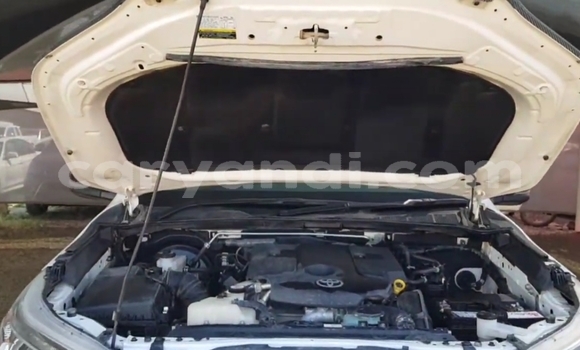 Buy Used Toyota Hilux White Car in Chingola in Zambia Buy Used Toyota Hilux White Car in Chingola in Zambia