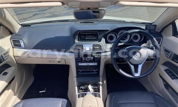 Buy Import Mercedes-Benz E-Classe White Car in Livingstone in Zambia Buy Import Mercedes-Benz E-Classe White Car in Livingstone in Zambia