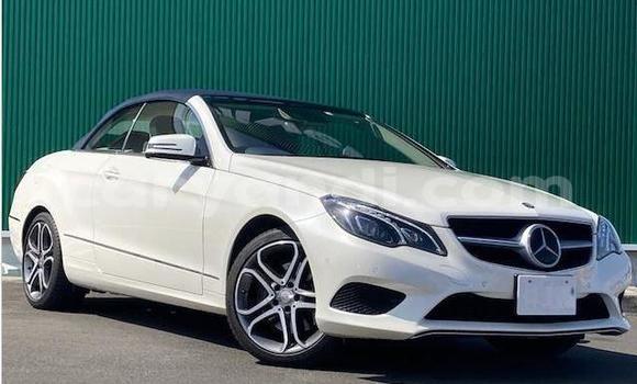 Buy Import Mercedes-Benz E-Classe White Car in Livingstone in Zambia Buy Import Mercedes-Benz E-Classe White Car in Livingstone in Zambia