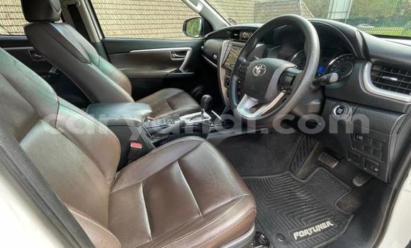 Buy Used Toyota Fortuner White Car in Lusaka in Zambia Buy Used Toyota Fortuner White Car in Lusaka in Zambia