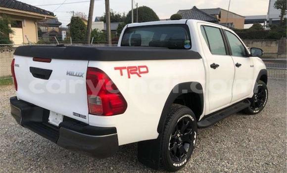 Buy Import Toyota Hilux White Car in Livingstone in Zambia Buy Import Toyota Hilux White Car in Livingstone in Zambia