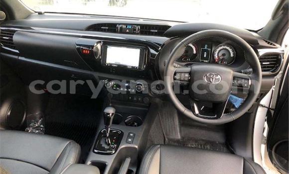 Buy Import Toyota Hilux White Car in Livingstone in Zambia Buy Import Toyota Hilux White Car in Livingstone in Zambia