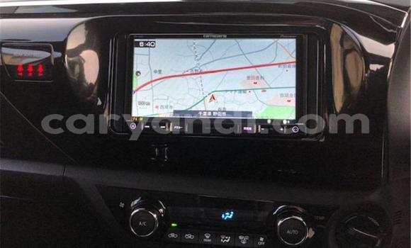 Buy Import Toyota Hilux White Car in Livingstone in Zambia Buy Import Toyota Hilux White Car in Livingstone in Zambia