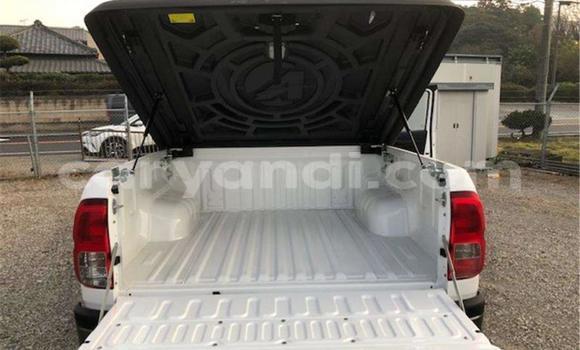 Buy Import Toyota Hilux White Car in Livingstone in Zambia Buy Import Toyota Hilux White Car in Livingstone in Zambia