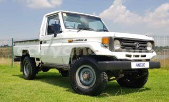Acheter Occasion Voiture Toyota Land Cruiser Blanc à Livingstone, Zambie Acheter Occasion Voiture Toyota Land Cruiser Blanc à Livingstone, Zambie