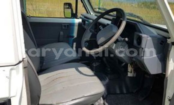 Buy Used Toyota Land Cruiser White Car in Livingstone in Zambia Buy Used Toyota Land Cruiser White Car in Livingstone in Zambia