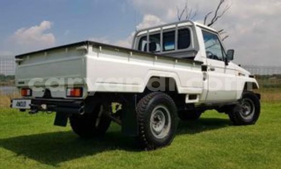 Buy Used Toyota Land Cruiser White Car in Livingstone in Zambia Buy Used Toyota Land Cruiser White Car in Livingstone in Zambia
