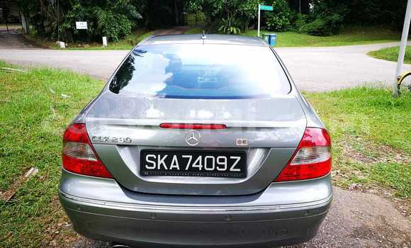 Tenga Tsaru Mercedes‒Benz CLK-klasse Sirivha Mota in Lusaka in Zambia Tenga Tsaru Mercedes‒Benz CLK-klasse Sirivha Mota in Lusaka in Zambia