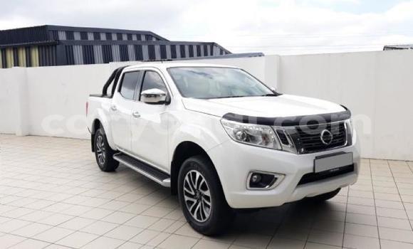 Buy Used Nissan Navara White Car in Lusaka in Zambia