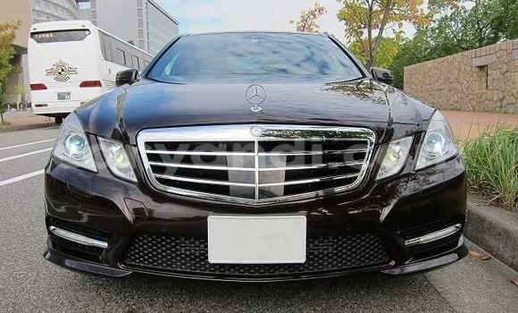 Tenga Tsaru Mercedes‒Benz E-klasse Zvimwe Mota in Lusaka in Zambia Tenga Tsaru Mercedes‒Benz E-klasse Zvimwe Mota in Lusaka in Zambia
