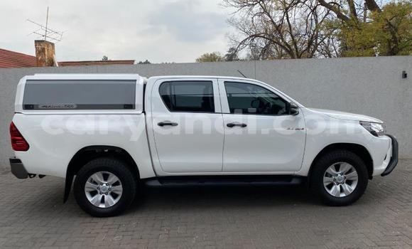 Buy Used Toyota Hilux White Car in Lusaka in Zambia Buy Used Toyota Hilux White Car in Lusaka in Zambia