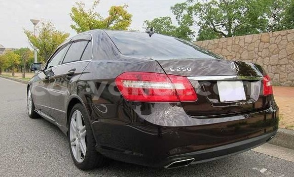 Tenga Tsaru Mercedes‒Benz E-klasse Zvimwe Mota in Lusaka in Zambia Tenga Tsaru Mercedes‒Benz E-klasse Zvimwe Mota in Lusaka in Zambia