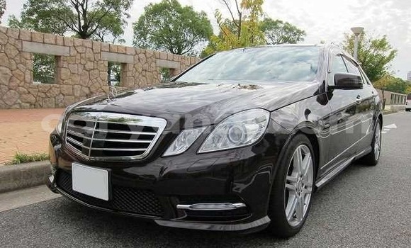 Tenga Tsaru Mercedes‒Benz E-klasse Zvimwe Mota in Lusaka in Zambia Tenga Tsaru Mercedes‒Benz E-klasse Zvimwe Mota in Lusaka in Zambia