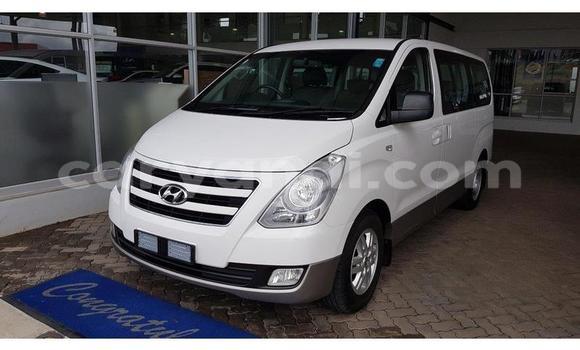Buy Used Hyundai H1 White Car in Kitwe in Zambia