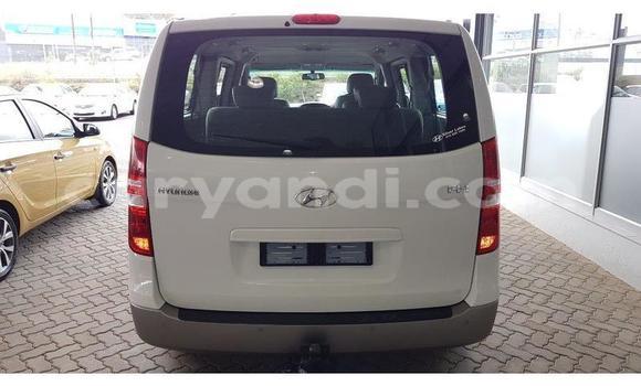 Acheter Occasion Voiture Hyundai H1 Blanc à Kitwe, Zambie Acheter Occasion Voiture Hyundai H1 Blanc à Kitwe, Zambie