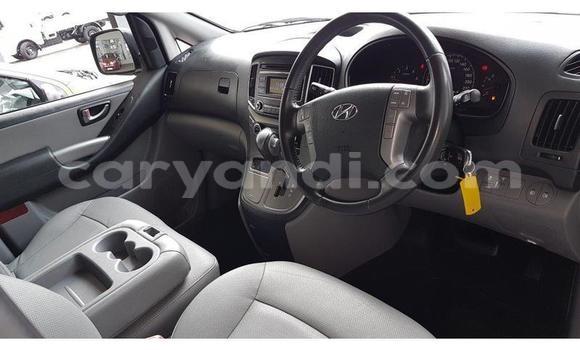 Acheter Occasion Voiture Hyundai H1 Blanc à Kitwe, Zambie Acheter Occasion Voiture Hyundai H1 Blanc à Kitwe, Zambie