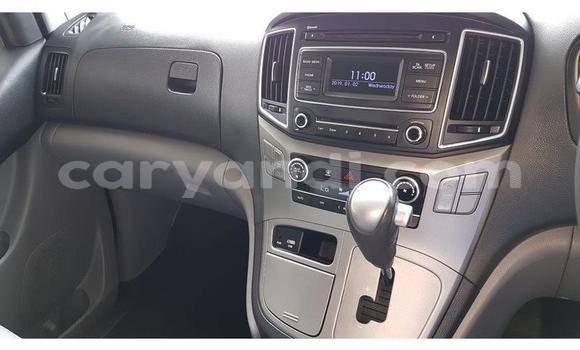 Acheter Occasion Voiture Hyundai H1 Blanc à Kitwe, Zambie Acheter Occasion Voiture Hyundai H1 Blanc à Kitwe, Zambie