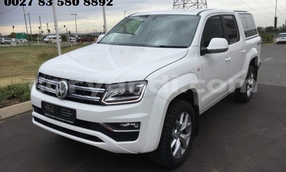 Acheter Occasion Voiture Volkswagen Amarok Blanc à Livingstone, Zambie Acheter Occasion Voiture Volkswagen Amarok Blanc à Livingstone, Zambie