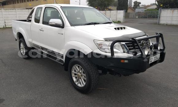 Acheter Occasion Voiture Toyota Hilux Blanc à Lusaka, Zambie Acheter Occasion Voiture Toyota Hilux Blanc à Lusaka, Zambie