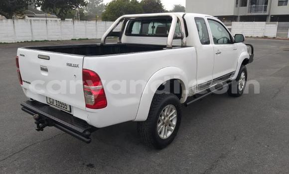 Acheter Occasion Voiture Toyota Hilux Blanc à Lusaka, Zambie Acheter Occasion Voiture Toyota Hilux Blanc à Lusaka, Zambie
