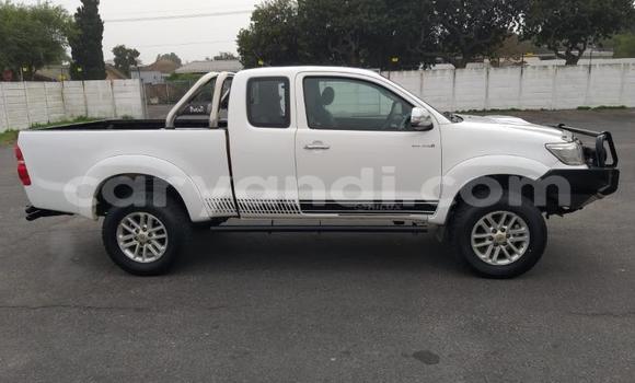 Acheter Occasion Voiture Toyota Hilux Blanc à Lusaka, Zambie Acheter Occasion Voiture Toyota Hilux Blanc à Lusaka, Zambie