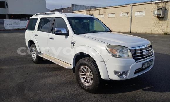 Acheter Occasion Voiture Ford Everest Blanc à Lusaka, Zambie Acheter Occasion Voiture Ford Everest Blanc à Lusaka, Zambie