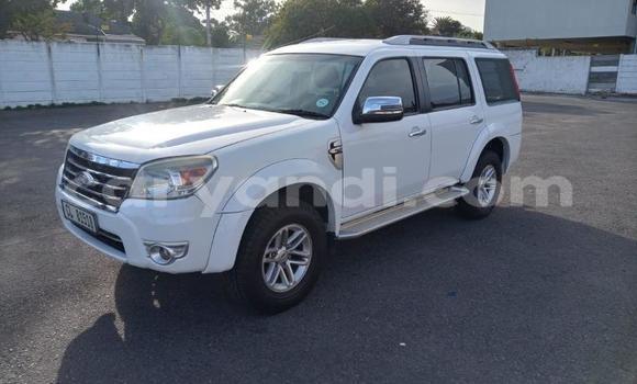 Acheter Occasion Voiture Ford Everest Blanc à Lusaka, Zambie Acheter Occasion Voiture Ford Everest Blanc à Lusaka, Zambie