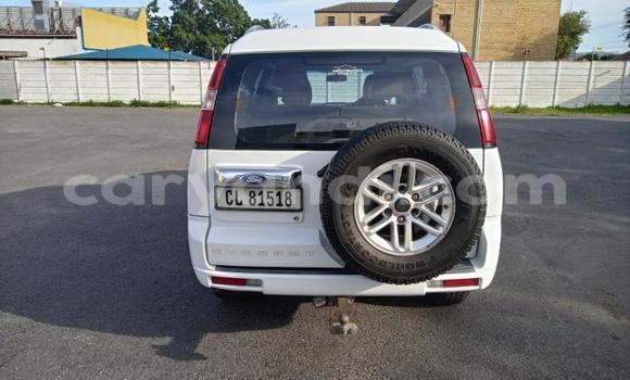 Acheter Occasion Voiture Ford Everest Blanc à Lusaka, Zambie Acheter Occasion Voiture Ford Everest Blanc à Lusaka, Zambie