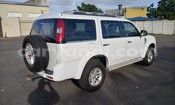 Acheter Occasion Voiture Ford Everest Blanc à Lusaka, Zambie Acheter Occasion Voiture Ford Everest Blanc à Lusaka, Zambie