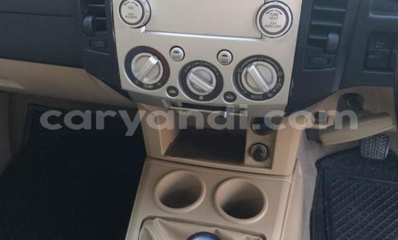 Acheter Occasion Voiture Ford Everest Blanc à Lusaka, Zambie Acheter Occasion Voiture Ford Everest Blanc à Lusaka, Zambie