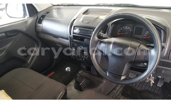 Acheter Occasion Voiture Isuzu KB Blanc à Katete, Est Acheter Occasion Voiture Isuzu KB Blanc à Katete, Est