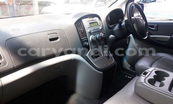 Acheter Occasion Voiture Isuzu KB Blanc à Katete, Est Acheter Occasion Voiture Isuzu KB Blanc à Katete, Est