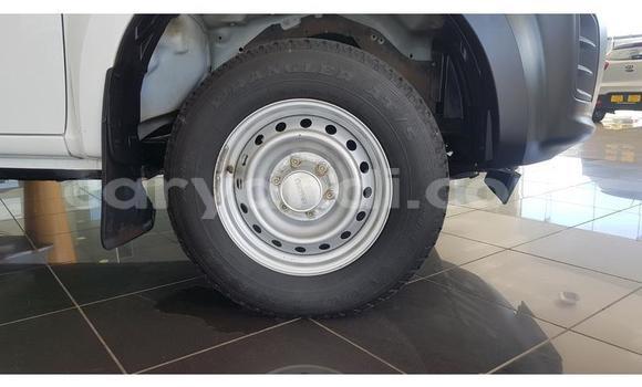 Acheter Occasion Voiture Isuzu KB Blanc à Katete, Est Acheter Occasion Voiture Isuzu KB Blanc à Katete, Est