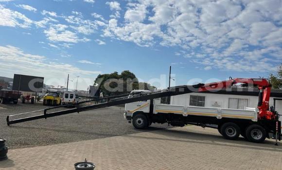 Nunua Ilio tumika Nissan UD Nyeupe Lori ndani ya Livingstone nchini Zambia Nunua Ilio tumika Nissan UD Nyeupe Lori ndani ya Livingstone nchini Zambia