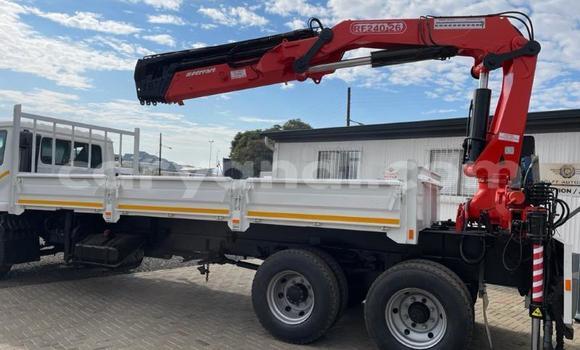 Nunua Ilio tumika Nissan UD Nyeupe Lori ndani ya Livingstone nchini Zambia Nunua Ilio tumika Nissan UD Nyeupe Lori ndani ya Livingstone nchini Zambia