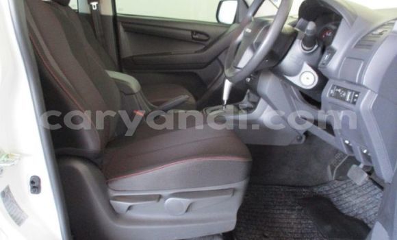 Buy Used Isuzu D–MAX White Car in Livingstone in Zambia Buy Used Isuzu D–MAX White Car in Livingstone in Zambia