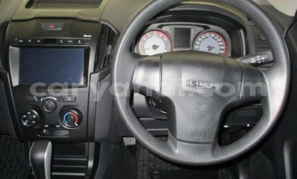 Buy Used Isuzu D–MAX White Car in Livingstone in Zambia Buy Used Isuzu D–MAX White Car in Livingstone in Zambia