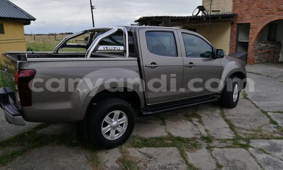 Acheter Occasion Voiture Isuzu KB Marron à Chilanga, Lusaka Acheter Occasion Voiture Isuzu KB Marron à Chilanga, Lusaka