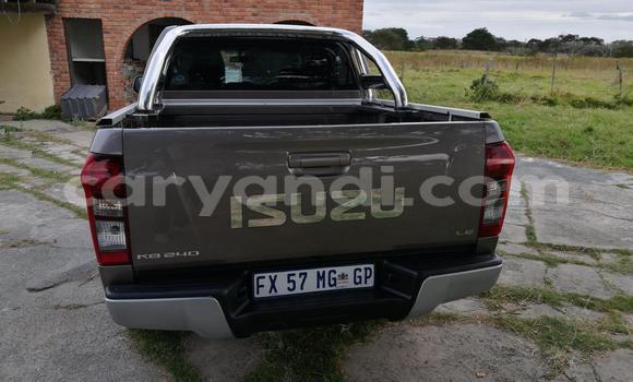 Acheter Occasion Voiture Isuzu KB Marron à Chilanga, Lusaka Acheter Occasion Voiture Isuzu KB Marron à Chilanga, Lusaka