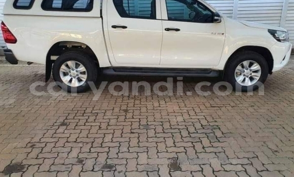 Buy Used Toyota Hilux White Car in Kalulushi in Copperbelt