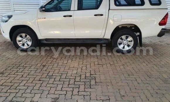 Nunua Ilio tumika Toyota Hilux Nyeupe Gari ndani ya Kalulushi nchini Copperbelt Nunua Ilio tumika Toyota Hilux Nyeupe Gari ndani ya Kalulushi nchini Copperbelt