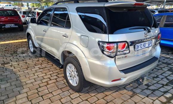 Buy Used Toyota Fortuner Brown Car in Livingstone in Zambia Buy Used Toyota Fortuner Brown Car in Livingstone in Zambia
