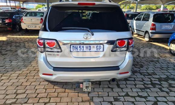 Buy Used Toyota Fortuner Brown Car in Livingstone in Zambia Buy Used Toyota Fortuner Brown Car in Livingstone in Zambia