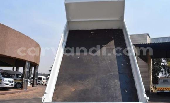 Acheter Occasion Utilitaire Isuzu FTR 850 Blanc à Chililabombwe, Copperbelt Acheter Occasion Utilitaire Isuzu FTR 850 Blanc à Chililabombwe, Copperbelt